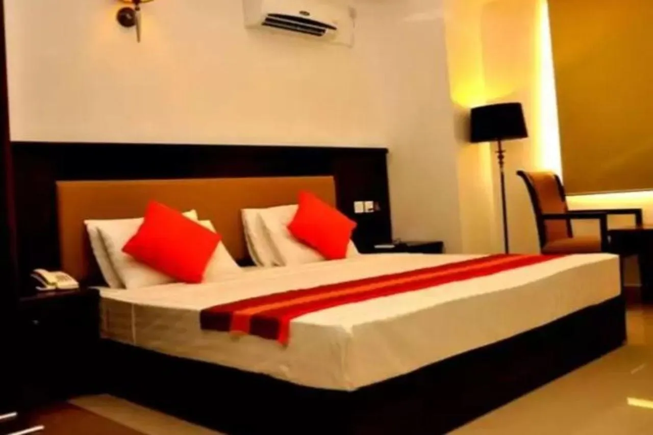 Sai Sea City Hotel Colombo 3*,